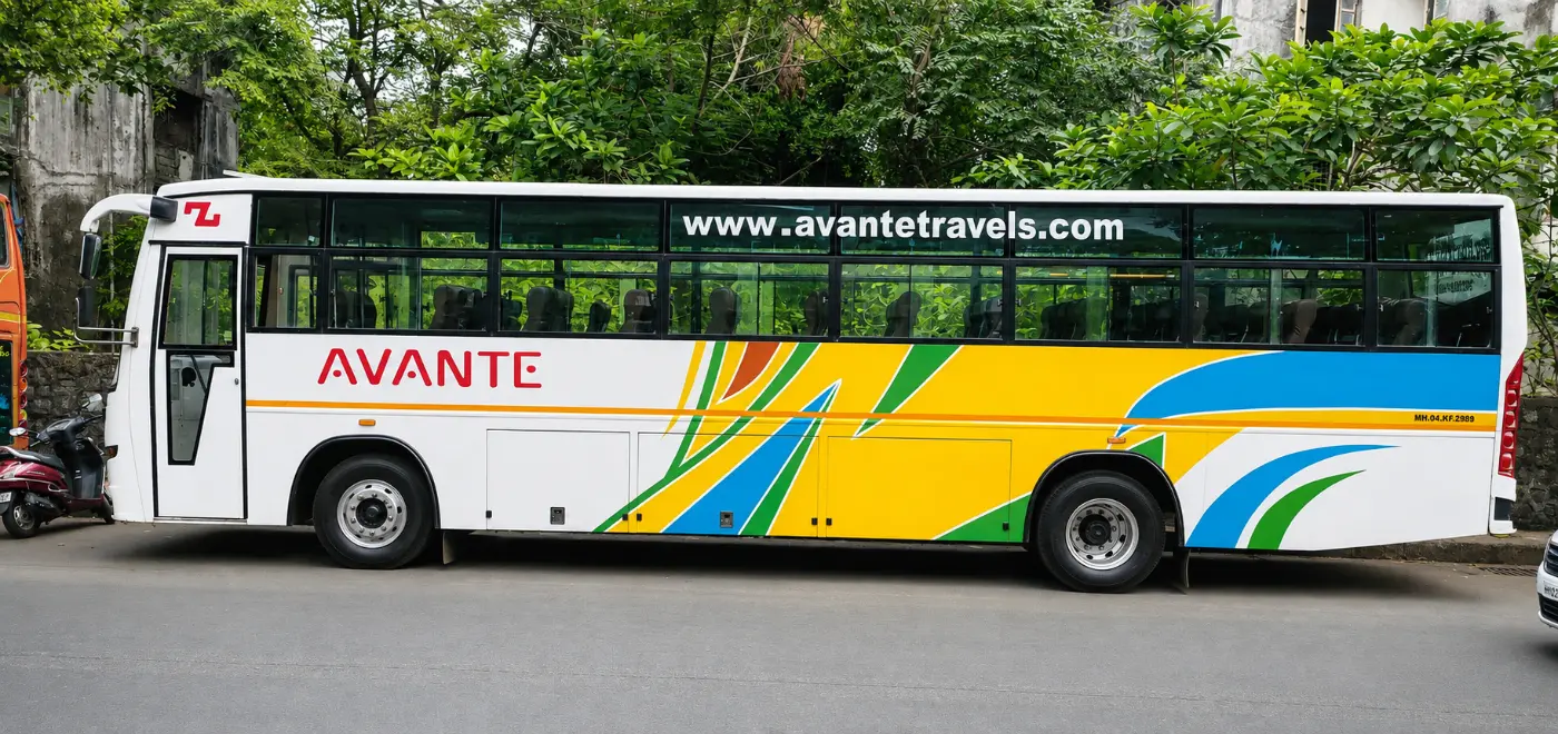 Luxury bus 54 seater exterior